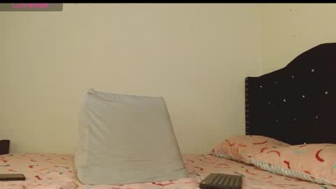 elii_sweet_ online show from February 16, 3:27 pm