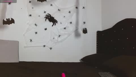 elii_sweet_ online show from October 19, 6:04 am