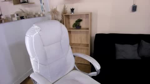 Snapshot of eliie_ruizz chatting on September 16, 7:55 pm Eliie online show from September 16, 7:55 pm