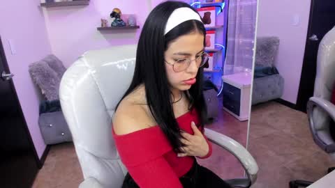 Snapshot of eliie_ruizz chatting on February 6, 5:14 am Eliie online show from February 6, 5:14 am