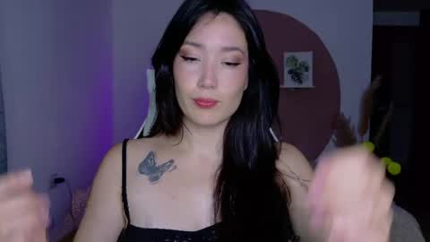 eliiih_ online show from April 19, 3:28 am