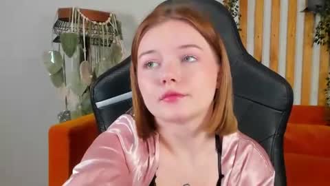 elinavale online show from July 17, 7:24 am