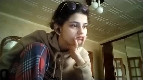 Lola online show from November 28, 4:37 am