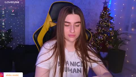 Snapshot of elinkalove chatting on December 17, 7:26 pm Elina online show from December 17, 7:26 pm