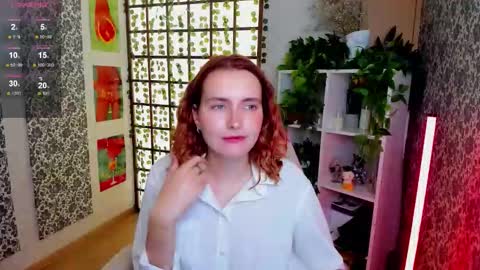 Snapshot of elis_cherry chatting on September 22, 2:43 am Elis online show from September 22, 2:43 am