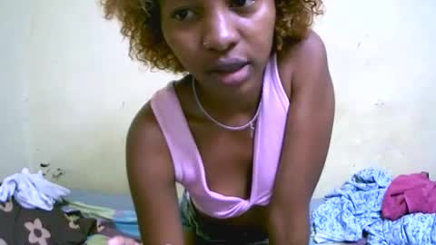 Snapshot of elisa689549 chatting on October 18, 4:10 pm elisa689549 online show from October 18, 4:10 pm