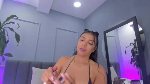 Elisa online show from January 8, 8:46 pm