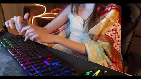 Elisa North online show from January 29, 3:15 pm