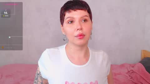 elise_day online show from May 16, 9:45 am