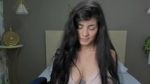 E L I S S A online show from January 2, 7:18 pm