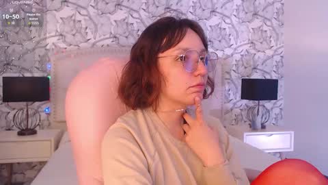 Eliza online show from November 29, 7:40 pm