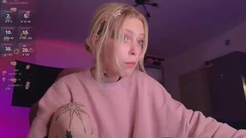 Elizabeth online show from October 13, 10:01 pm