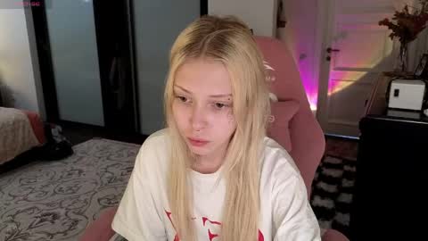 Elizabeth online show from May 15, 3:15 pm