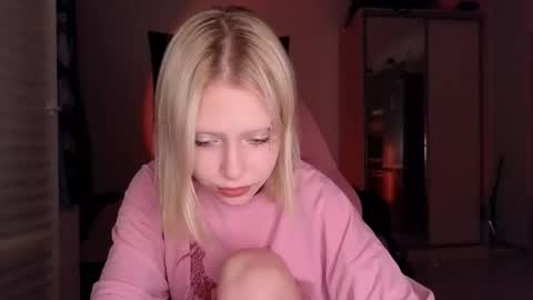 Elizabeth online show from October 9, 6:23 pm