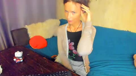 Elizabethangel online show from May 10, 10:34 pm