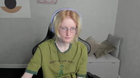 Elizabeth online show from September 16, 1:35 am