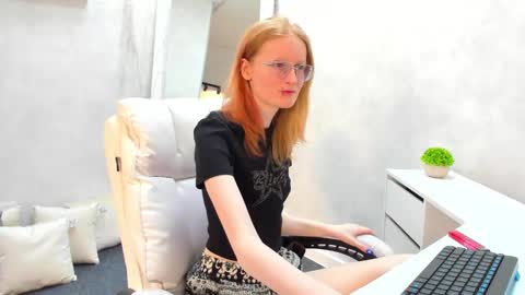 Elizabeth online show from March 5, 8:54 am