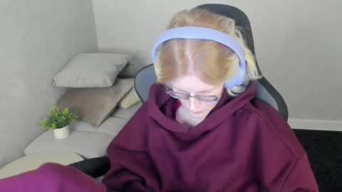 Elizabeth online show from November 14, 2:22 am