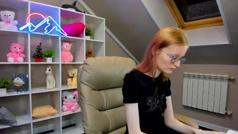 Elizabeth online show from December 31, 1:04 am