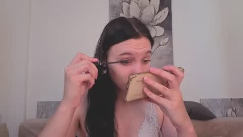 Elizabeth online show from August 1, 1:07 am