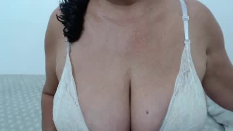 ElizabethMiler online show from June 30, 7:35 pm
