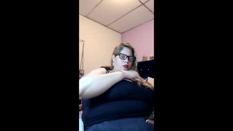 Elizabeth online show from February 10, 6:22 pm