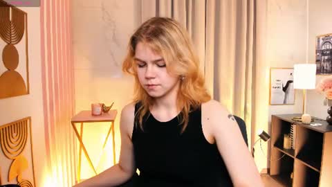 Elizabeth online show from June 18, 9:25 am