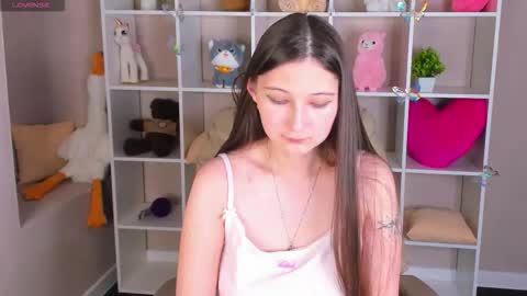 Ella online show from December 19, 10:18 am