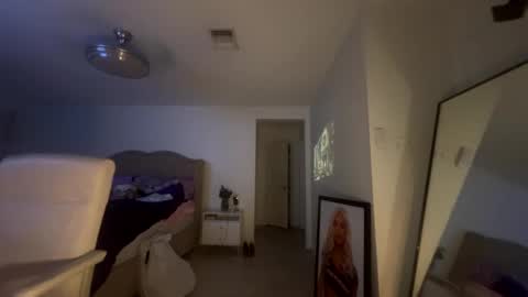 ella_ella_ella_ay online show from November 22, 8:06 am