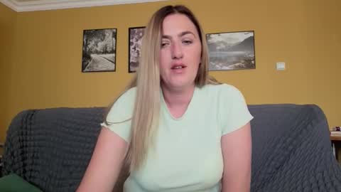 Ella  Max online show from September 16, 5:37 am