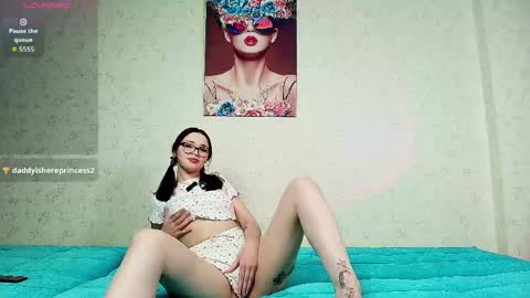 Ella online show from April 23, 8:33 pm