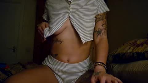 ellababy94 online show from November 9, 1:11 am