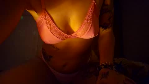 ellababy94 online show from October 25, 7:10 pm