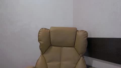 Ella online show from March 17, 6:39 am