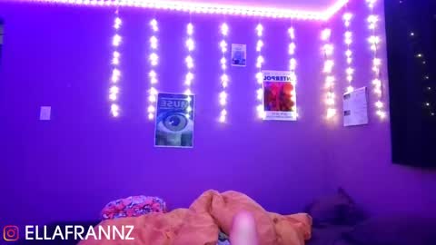 Ella Frannz online show from May 14, 5:57 am