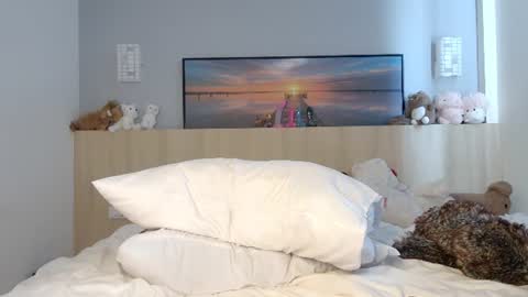 Ella Mira online show from June 22, 3:25 am