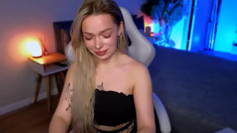 Ella online show from February 18, 5:50 am