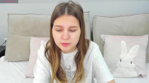 elle_ellise online show from October 6, 1:11 am