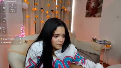 elli_snow online show from October 24, 1:07 pm
