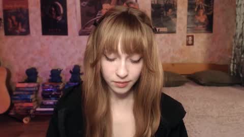 ellie_friendly online show from March 10, 12:36 am