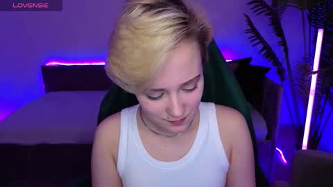 Ellie online show from December 23, 8:40 am