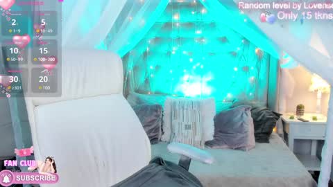 Snapshot of ellie_jhonson_ chatting on January 14, 1:38 pm  Ellie Jhonson  online show from January 14, 1:38 pm