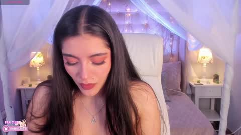 Snapshot of ellie_jhonson_ chatting on February 6, 2:58 pm  Ellie Jhonson  online show from February 6, 2:58 pm