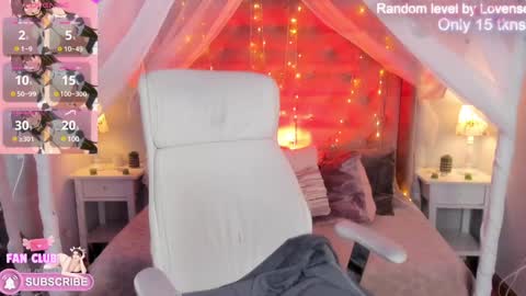 Snapshot of ellie_jhonson_ chatting on January 11, 2:47 pm  Ellie Jhonson  online show from January 11, 2:47 pm