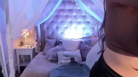 Snapshot of ellie_jhonson_ chatting on February 22, 2:49 pm  Ellie Jhonson  online show from February 22, 2:49 pm