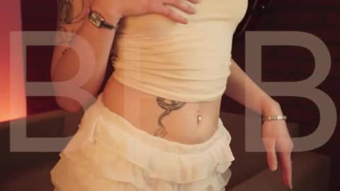 elliecutes online show from March 29, 8:46 am