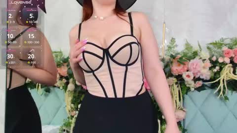 EllieLarson online show from October 24, 5:42 pm