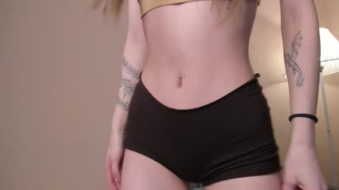 ellierough online show from March 13, 5:25 pm