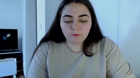 Ellie online show from April 15, 8:04 am