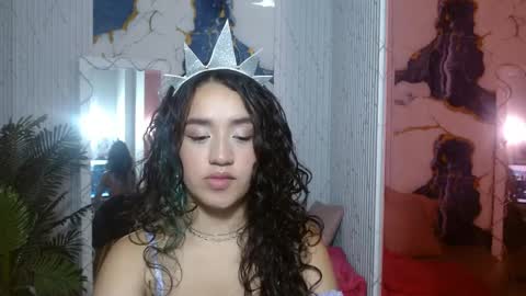 ellis_tay online show from April 5, 12:37 pm